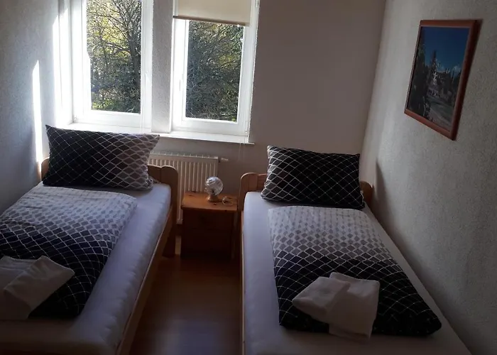 ゲストハウス Waldhaus 3*