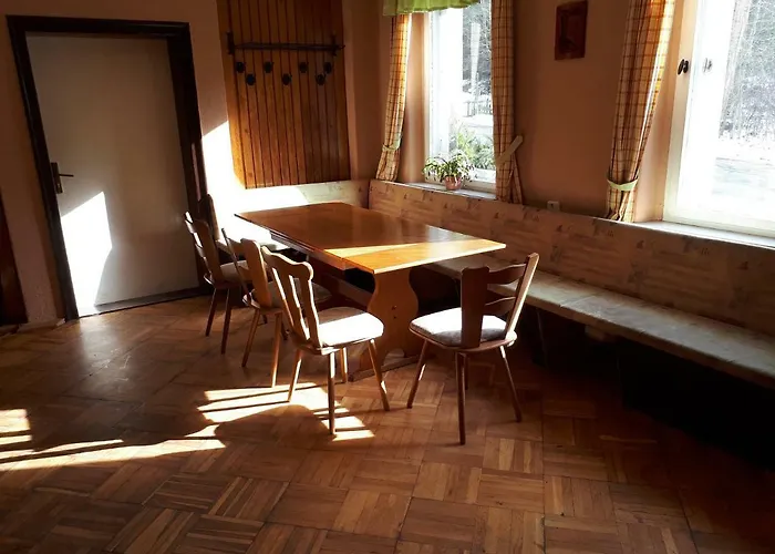 Waldhaus بيت ضيافة 3*